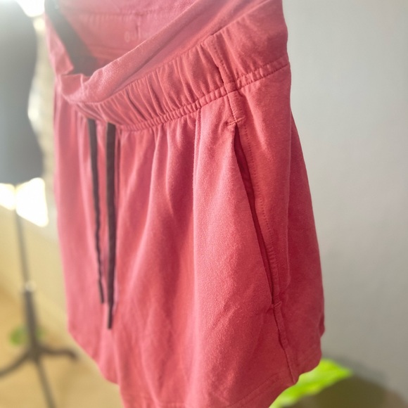 Lululemon - Picture 12 of 14